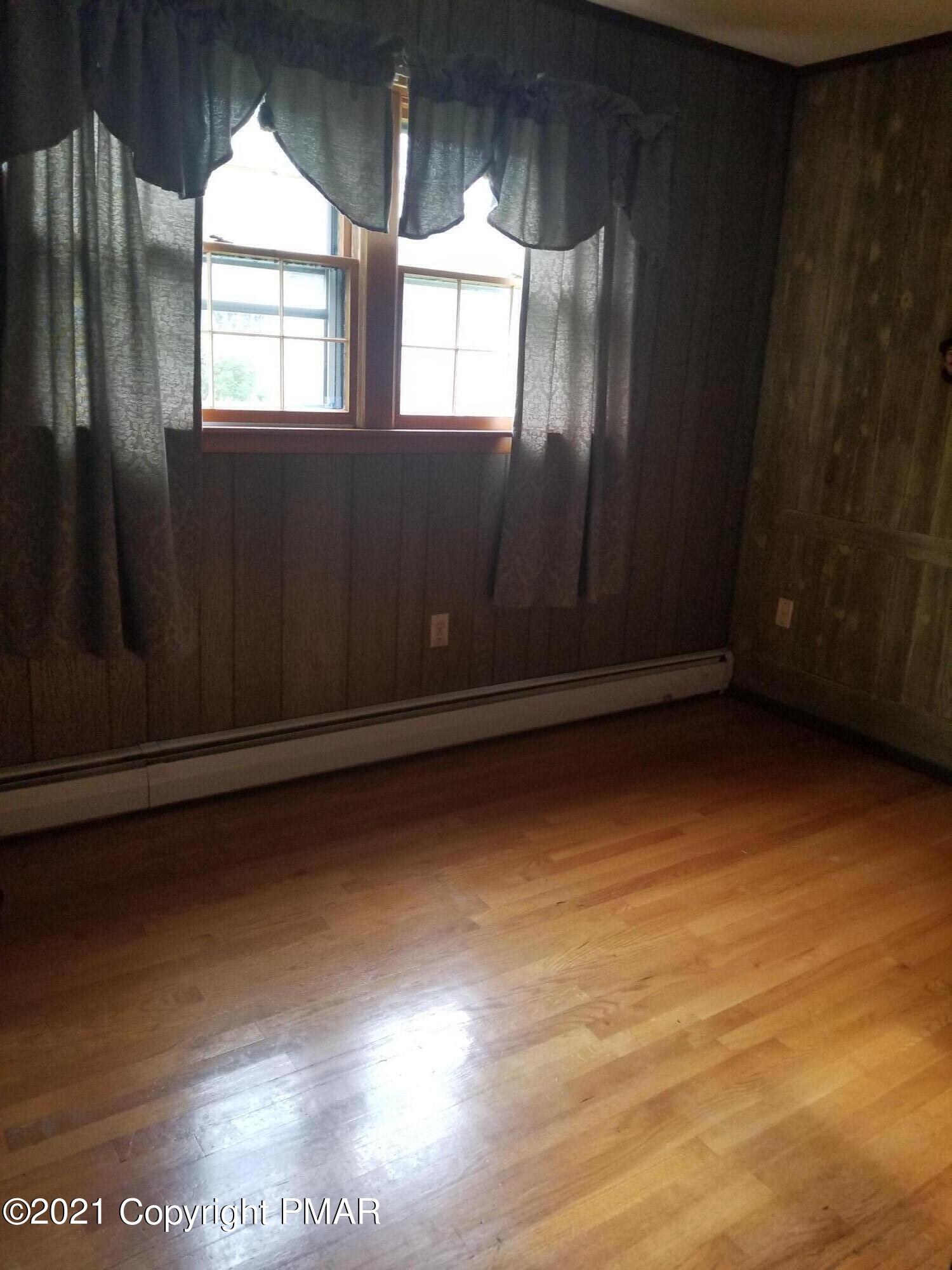 1111 Hillcrest Drive Stroudsburg, PA 18360 - Photo 13 of 20 a view of empty room with window