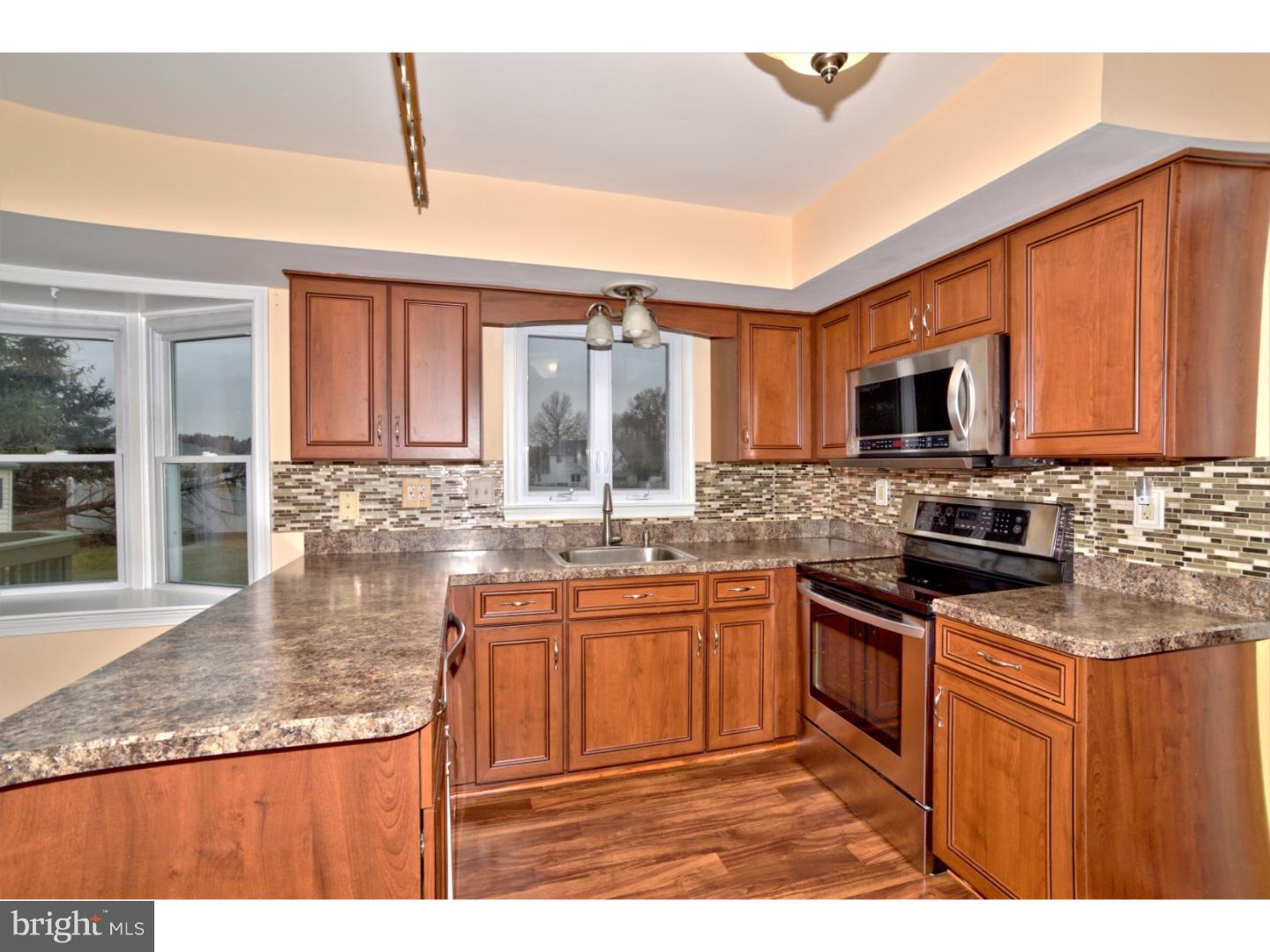 416 Welsford Road Fairless Hills, PA 19030 - Photo 7 of 25 Gallery Image 7