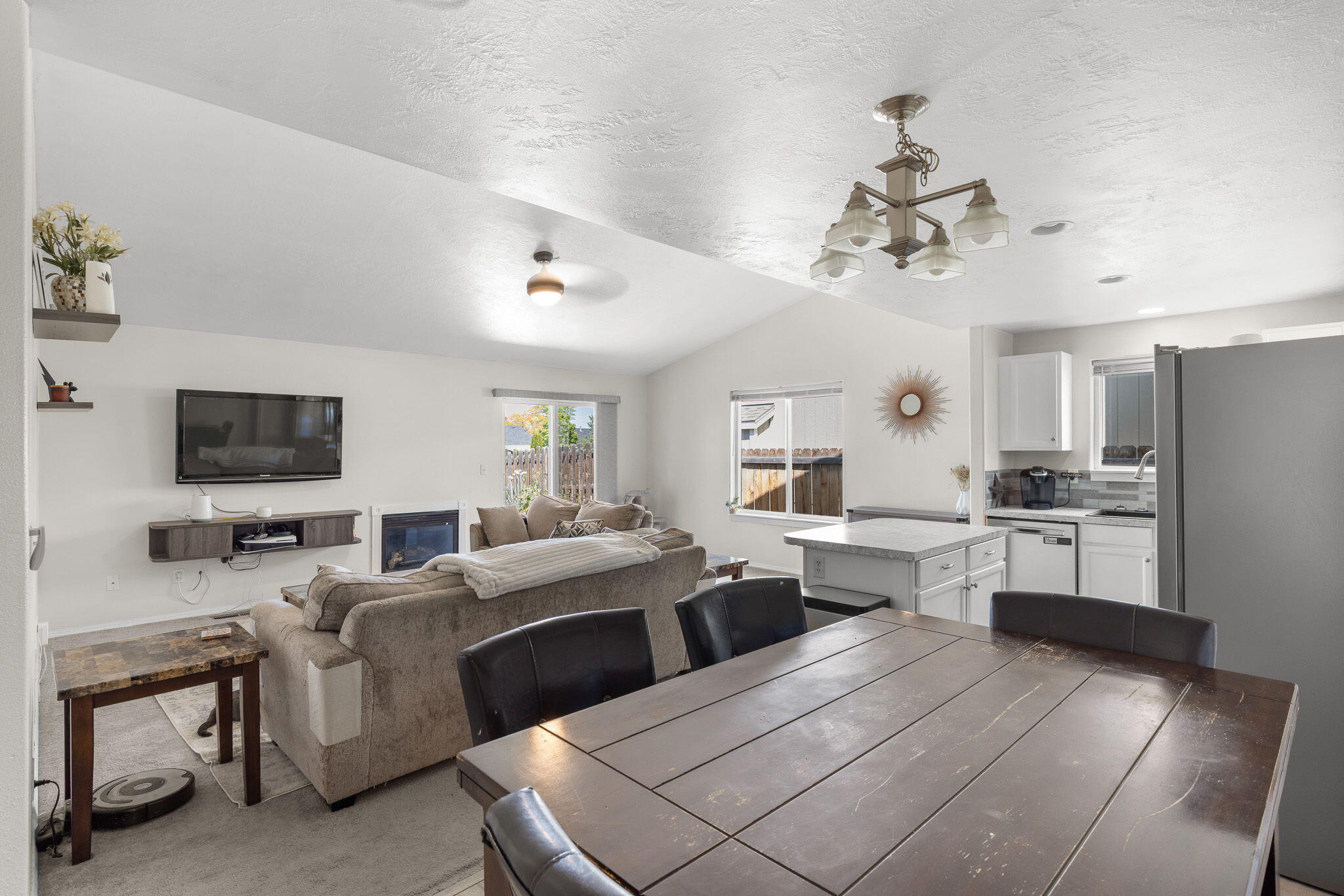 1468 Southwest 27th Street Redmond, OR 97756 - Photo 4 of 26 21-web-or-mls-_52A5330