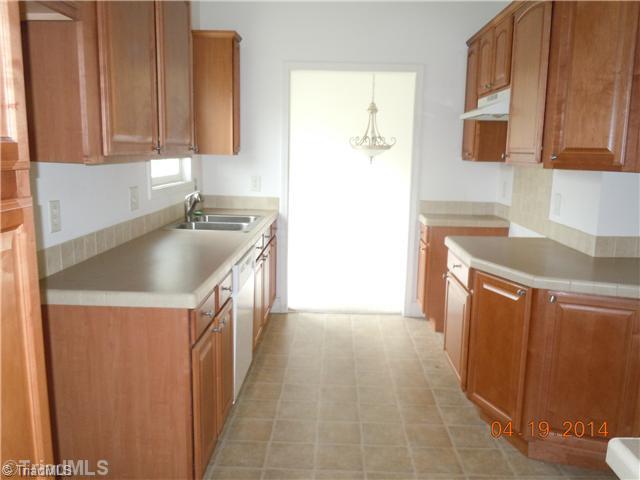 523 Motsinger Road Thomasville, NC 27360 - Photo 7 of 12 Kitchen.