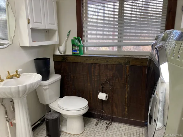 a close up view of a washer and dryer