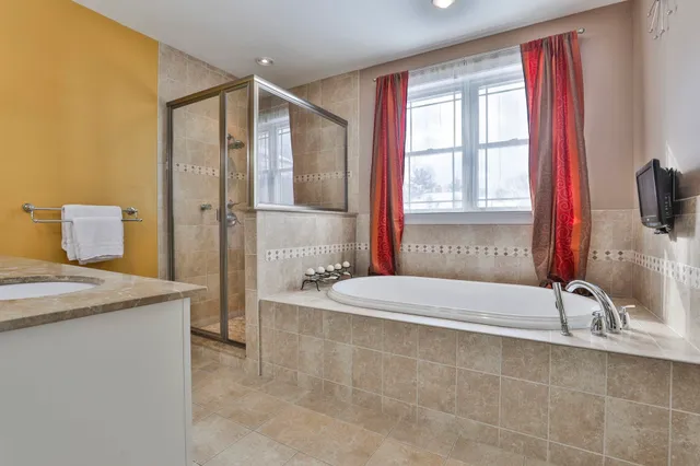 $949,000 | 391 Turner Way, Laconia, NH 03246