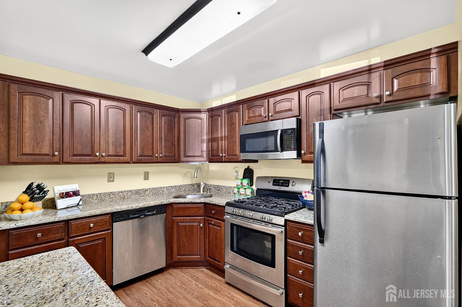 204 Raintree Court Helmetta, NJ 08828 - Photo 6 of 25