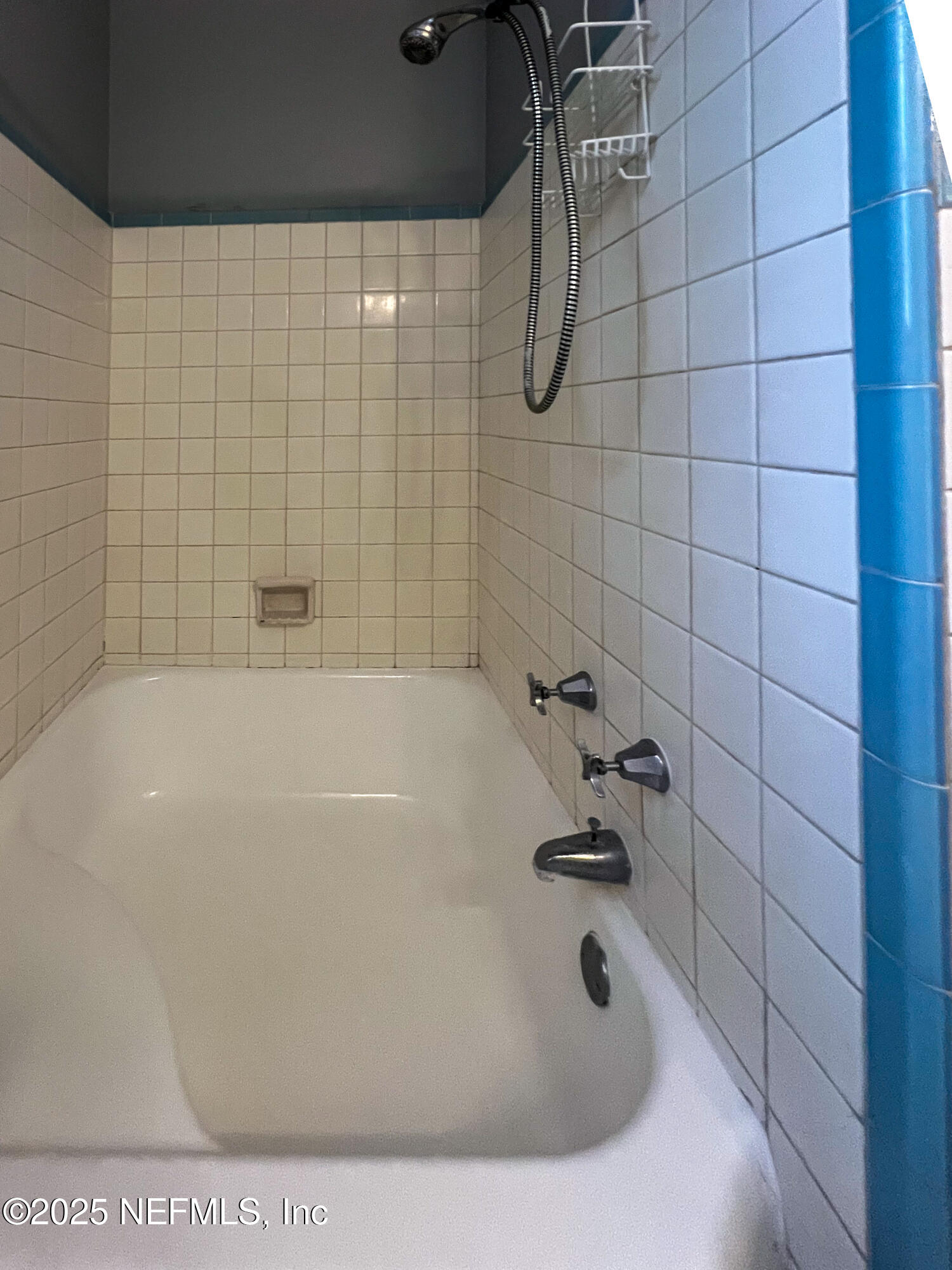 1733 River Road, Unit 1 Jacksonville, FL 32207 - Photo 11 of 16 a bathroom with a tub