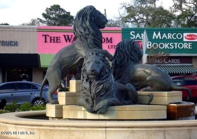 1733 River Road, Unit 1 Jacksonville, FL 32207 - Photo 15 of 16 a front view of a house with garden