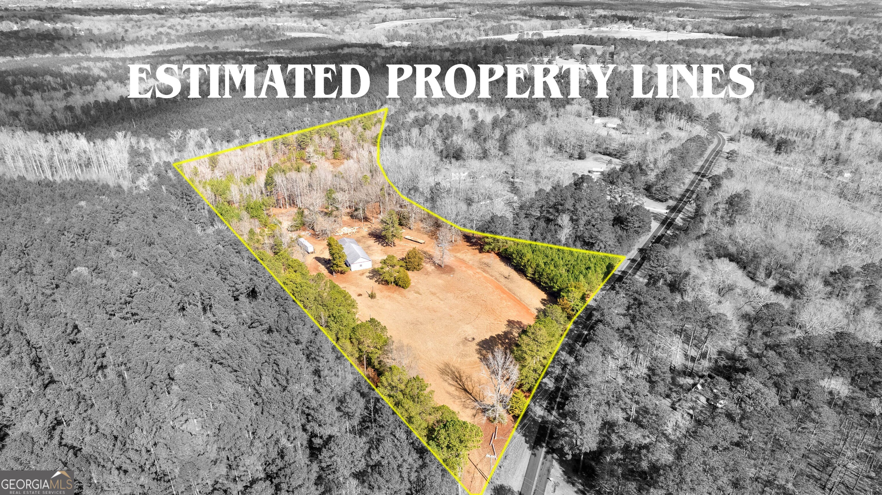 374 Gordon School Road Thomaston, GA 30286 - Photo 12 of 31 a view of swimming pool with a yard