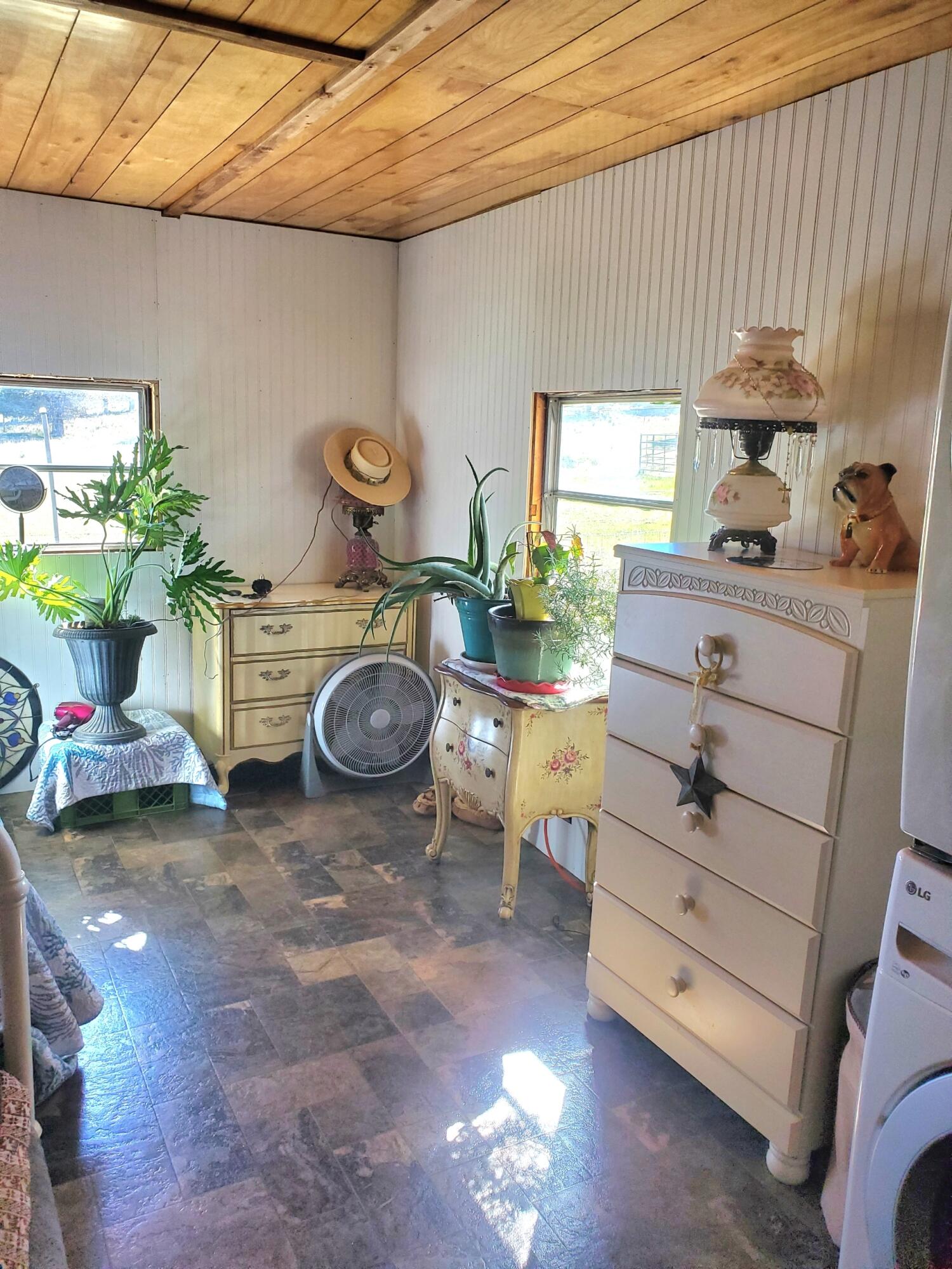 17703 Fishhole Creek Road Bly, OR 97622 - Photo 29 of 34 1000073126