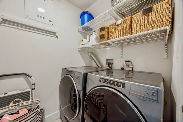 $749,900 | 731 West 17th Street, Unit 1E, Chicago, IL 60616