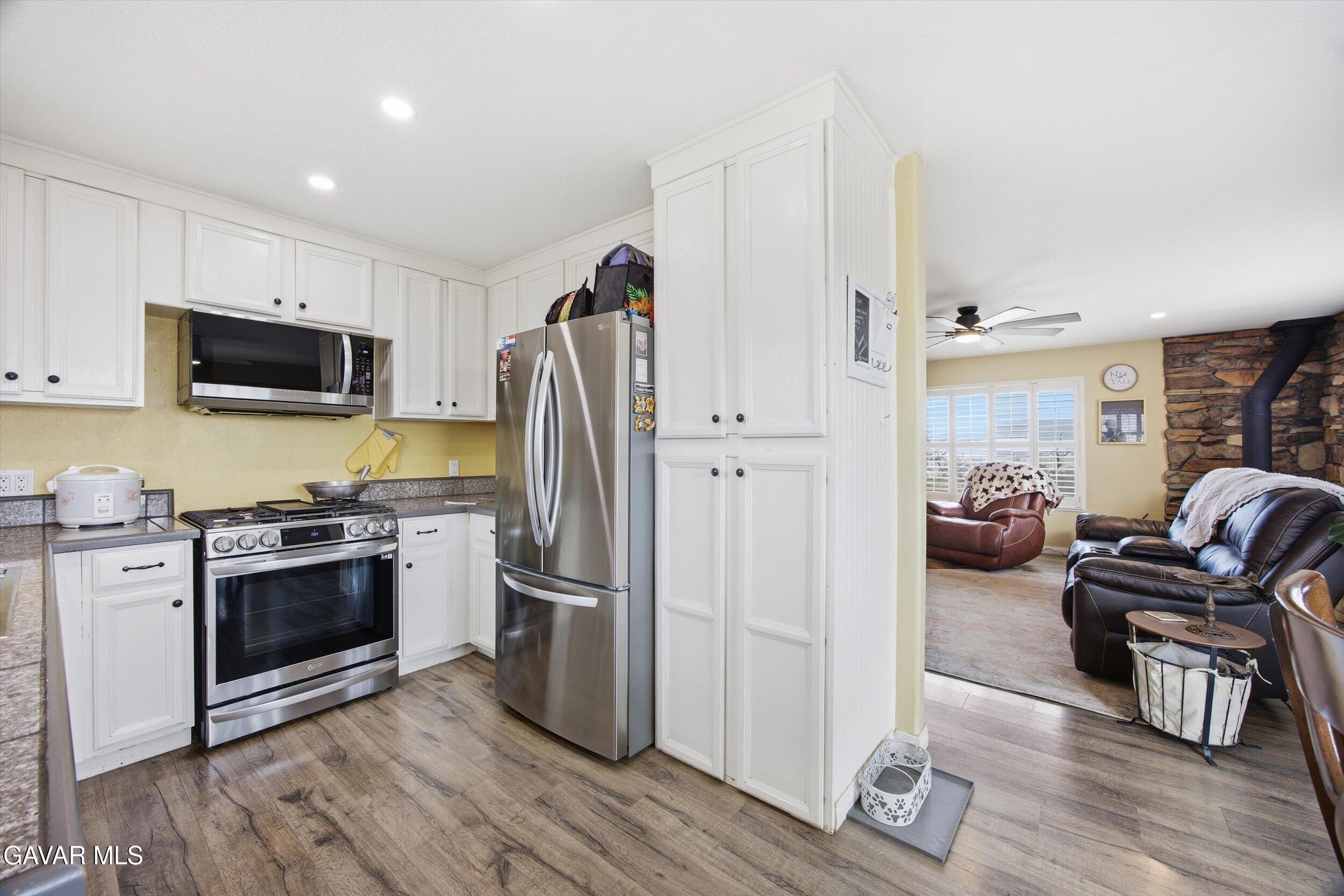 18271 Caparell Court Tehachapi, CA 93561 - Photo 28 of 61 28-Illuminate Photography - 18271 Capar