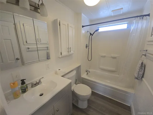 $2,200 | 329 County Rte 17, Pine Bush, NY 12566