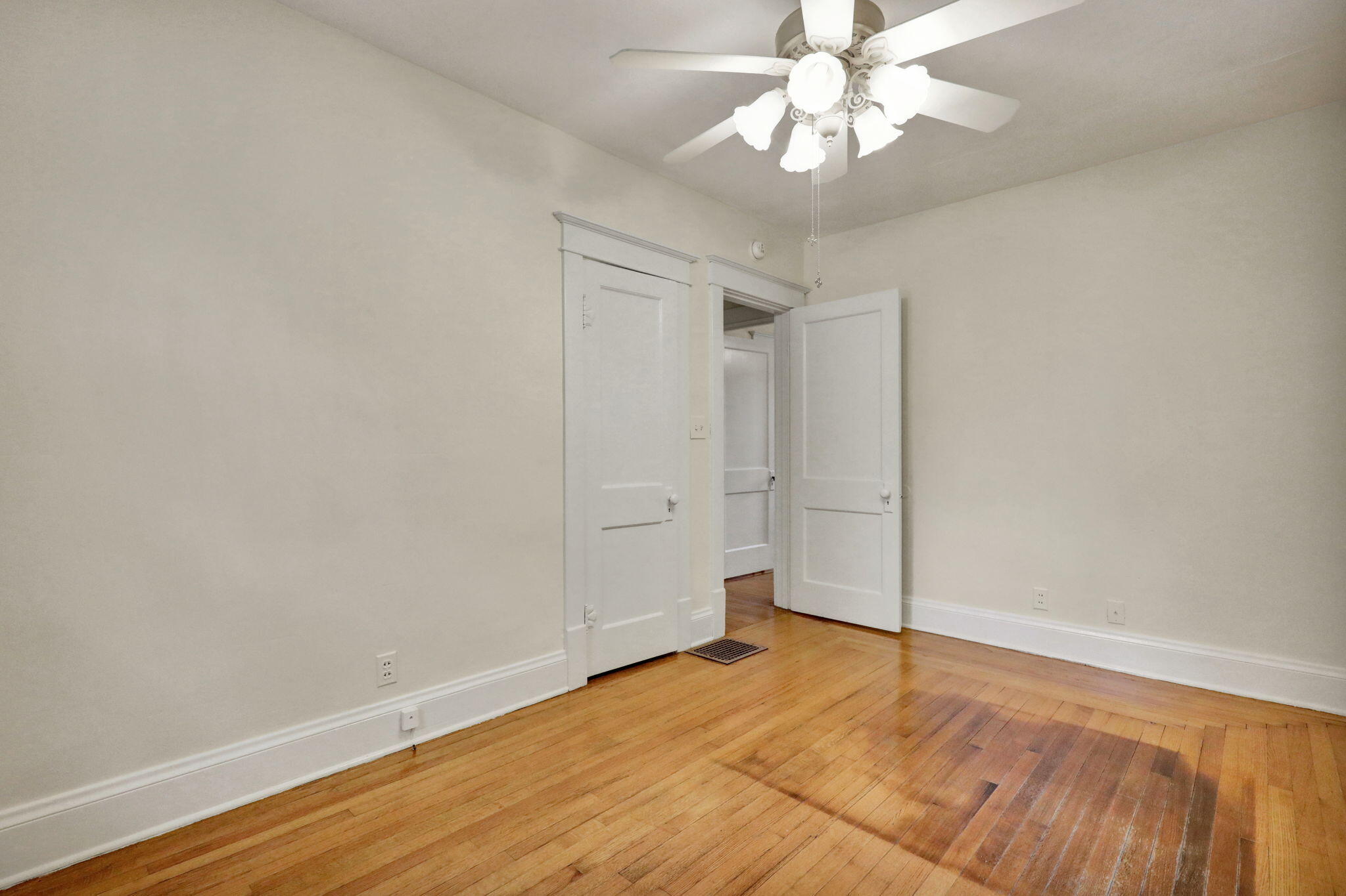 4308 Pleasant Grove Road Lansing, MI 48910 - Photo 11 of 26 4-web-or-mls-Open Ended Media-23