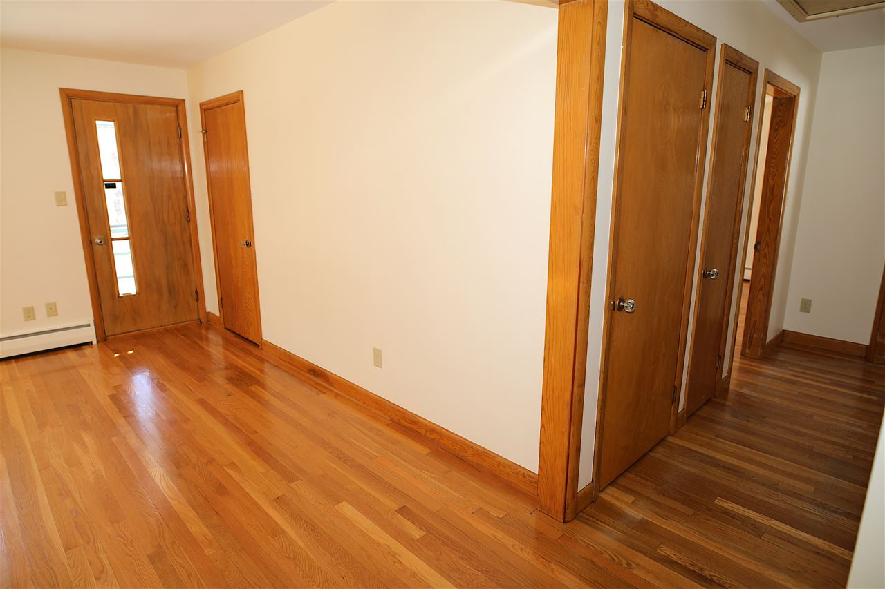 193 Kennard Road Manchester, NH 03104 - Photo 12 of 35