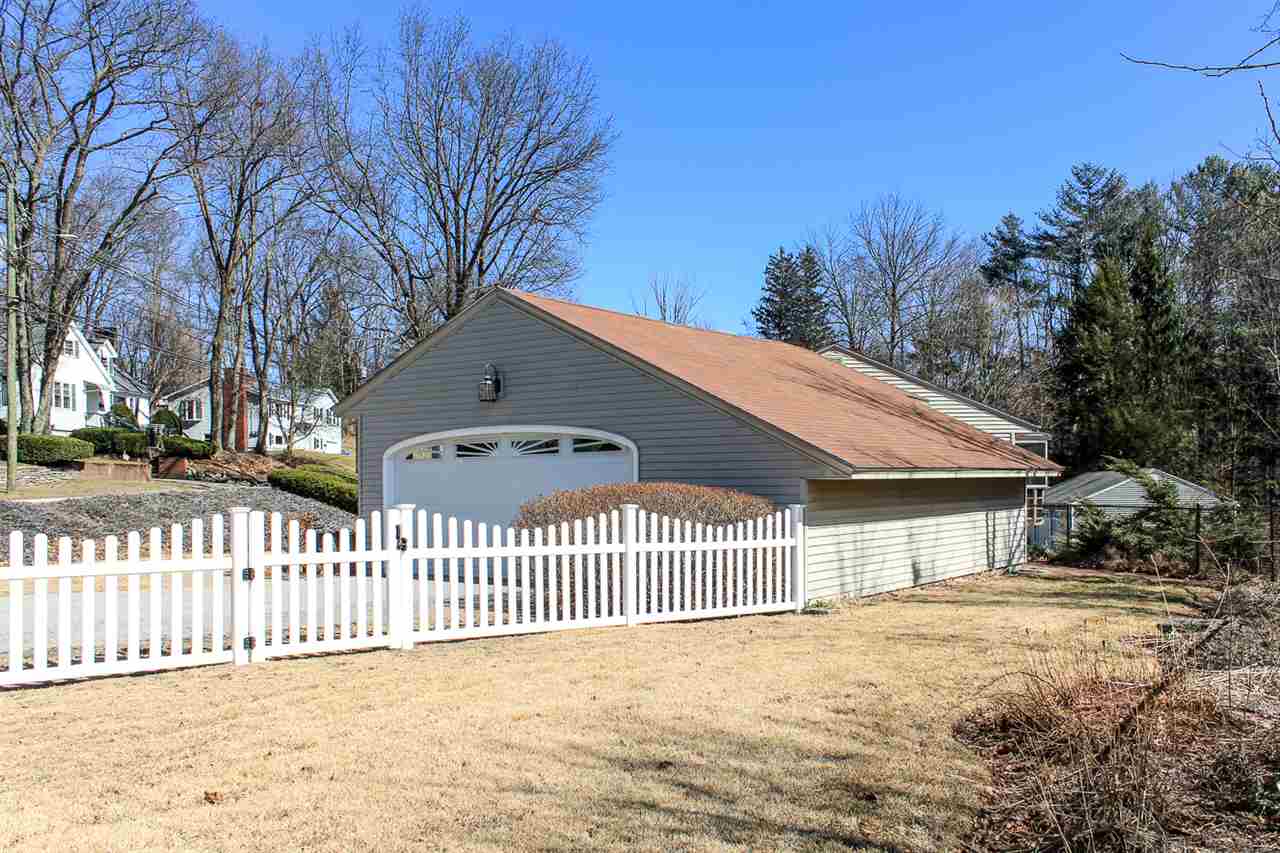 193 Kennard Road Manchester, NH 03104 - Photo 4 of 35