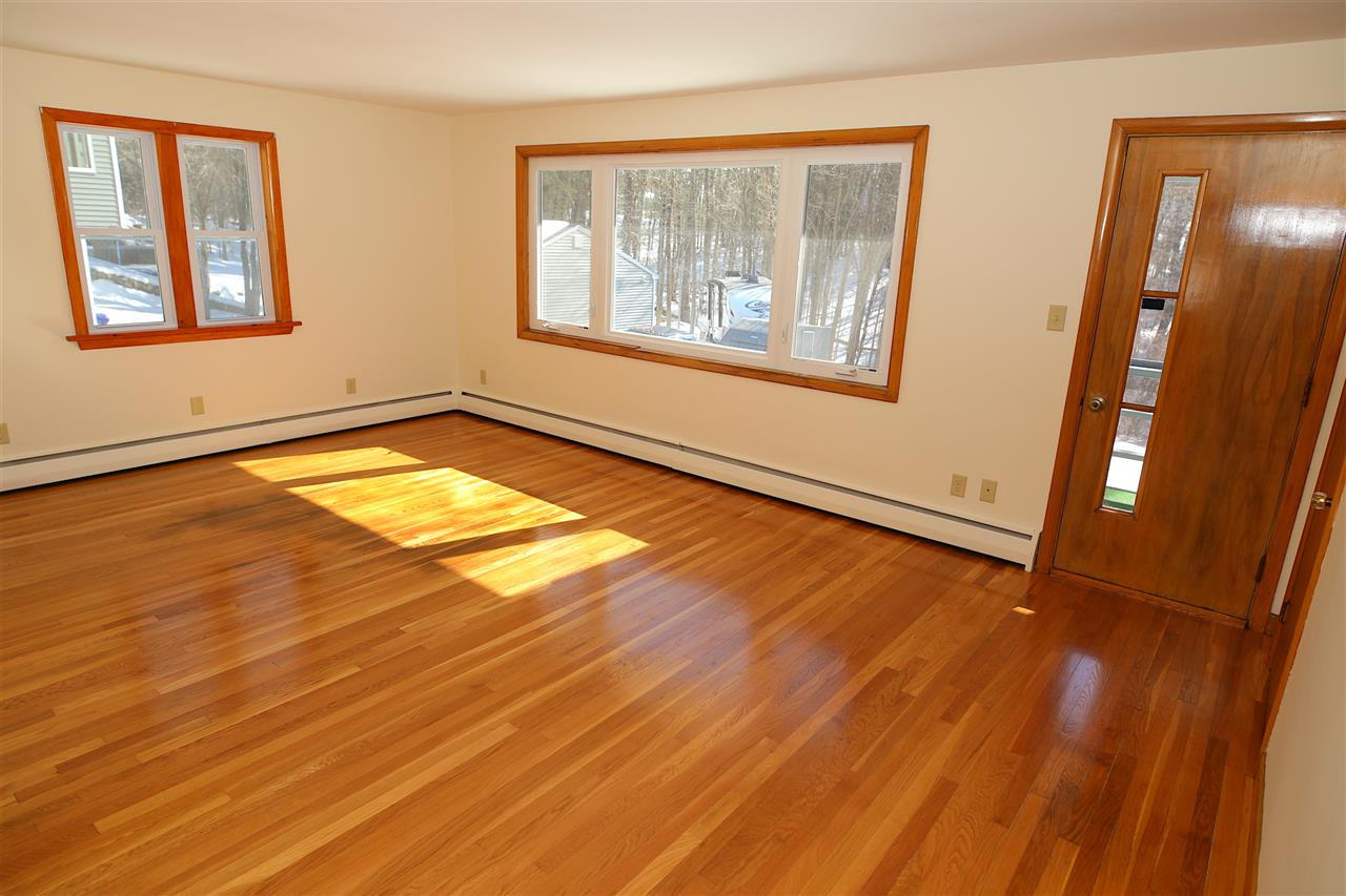 193 Kennard Road Manchester, NH 03104 - Photo 6 of 35