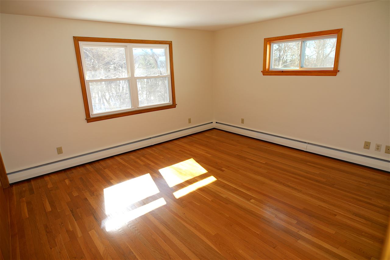 193 Kennard Road Manchester, NH 03104 - Photo 9 of 35