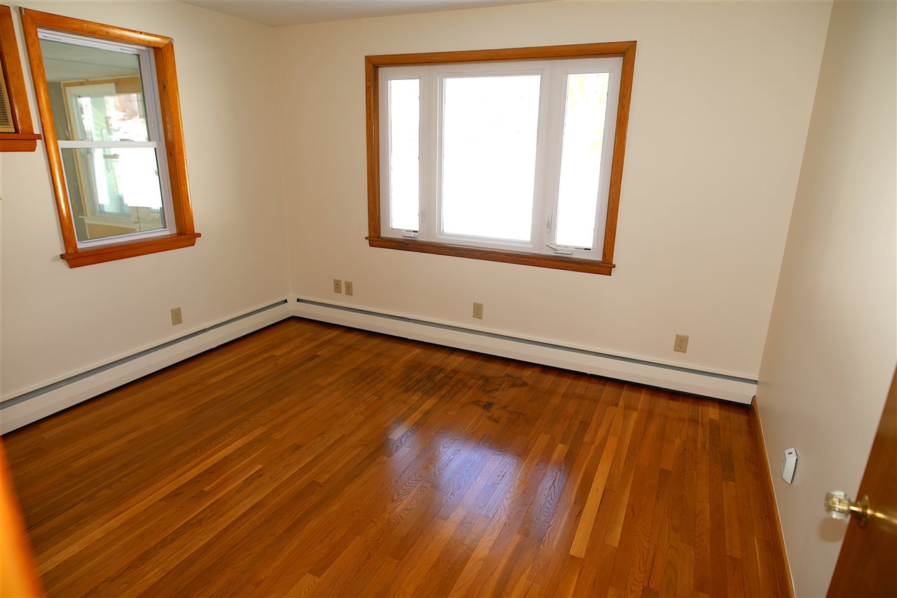 193 Kennard Road Manchester, NH 03104 - Photo 10 of 35