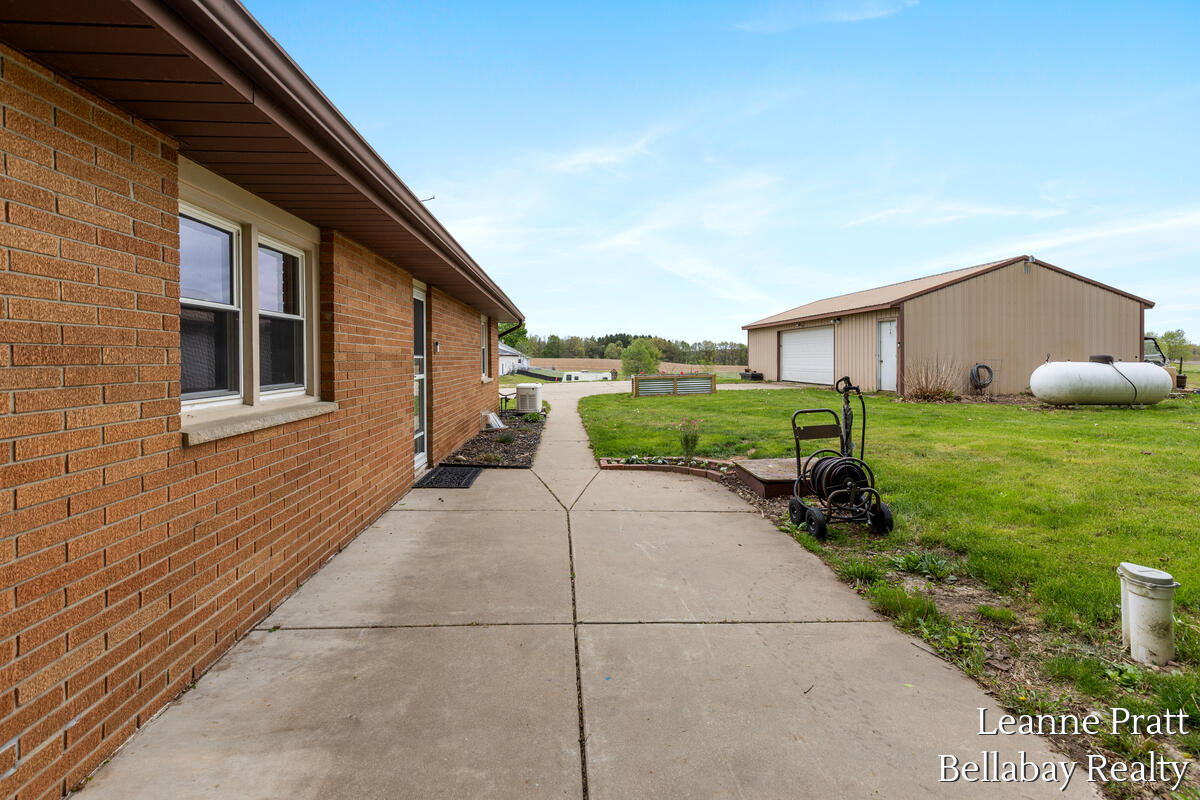 8500 Tasker Road Bellevue, MI 49021 - Photo 5 of 23 8500-Tasker_015