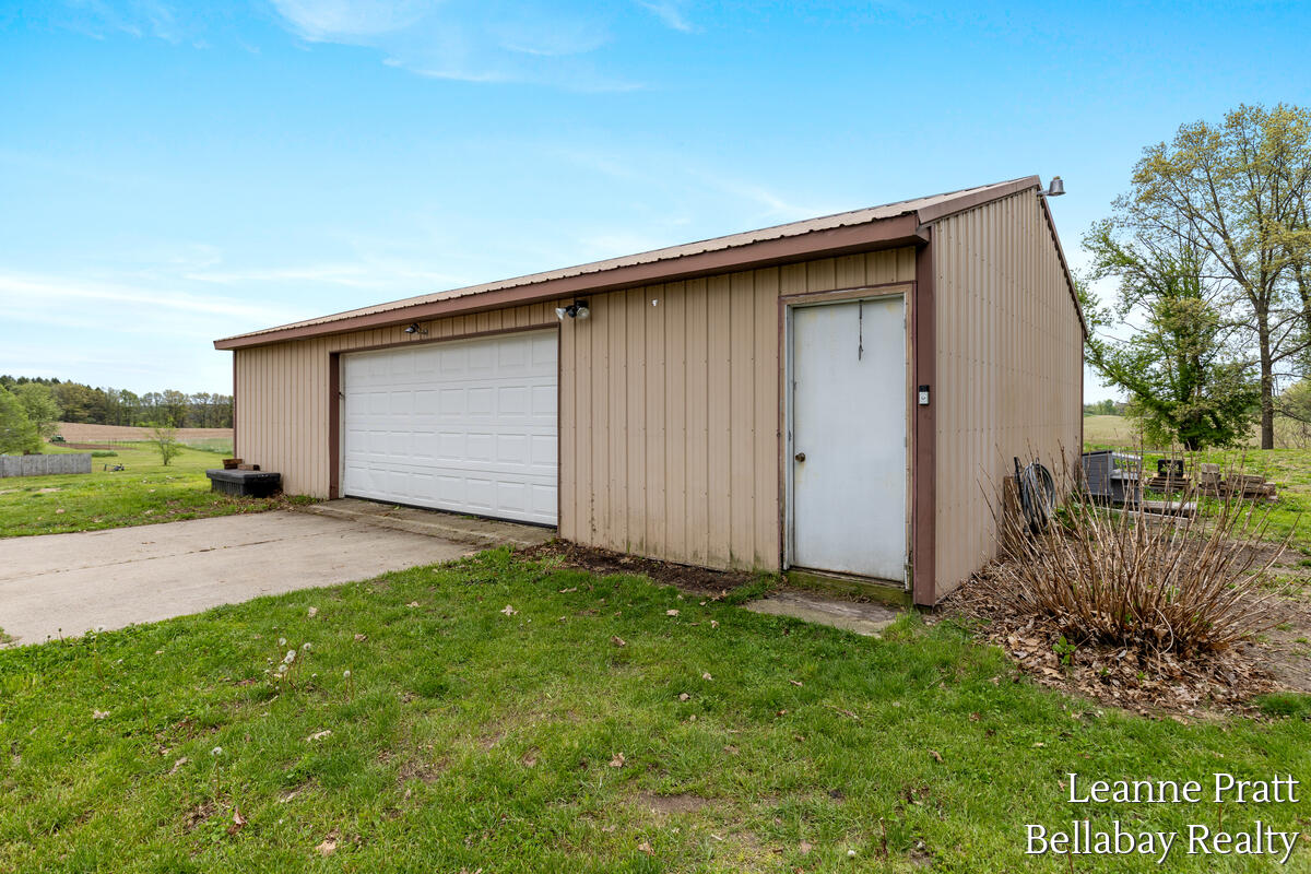 8500 Tasker Road Bellevue, MI 49021 - Photo 6 of 23 8500-Tasker_019