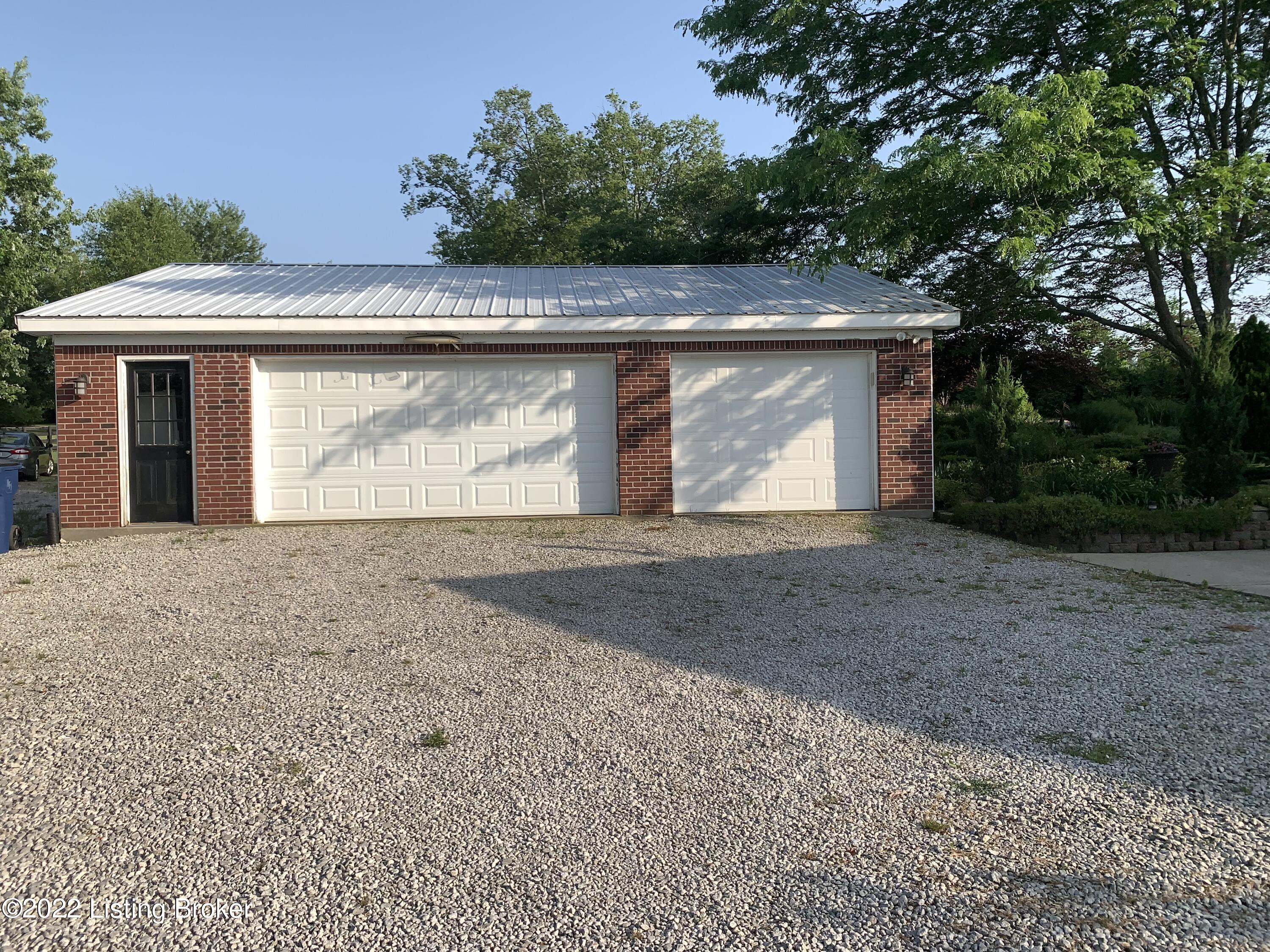 9135 Cropper Road Pleasureville, KY 40057 - Photo 4 of 44 IMG_7375