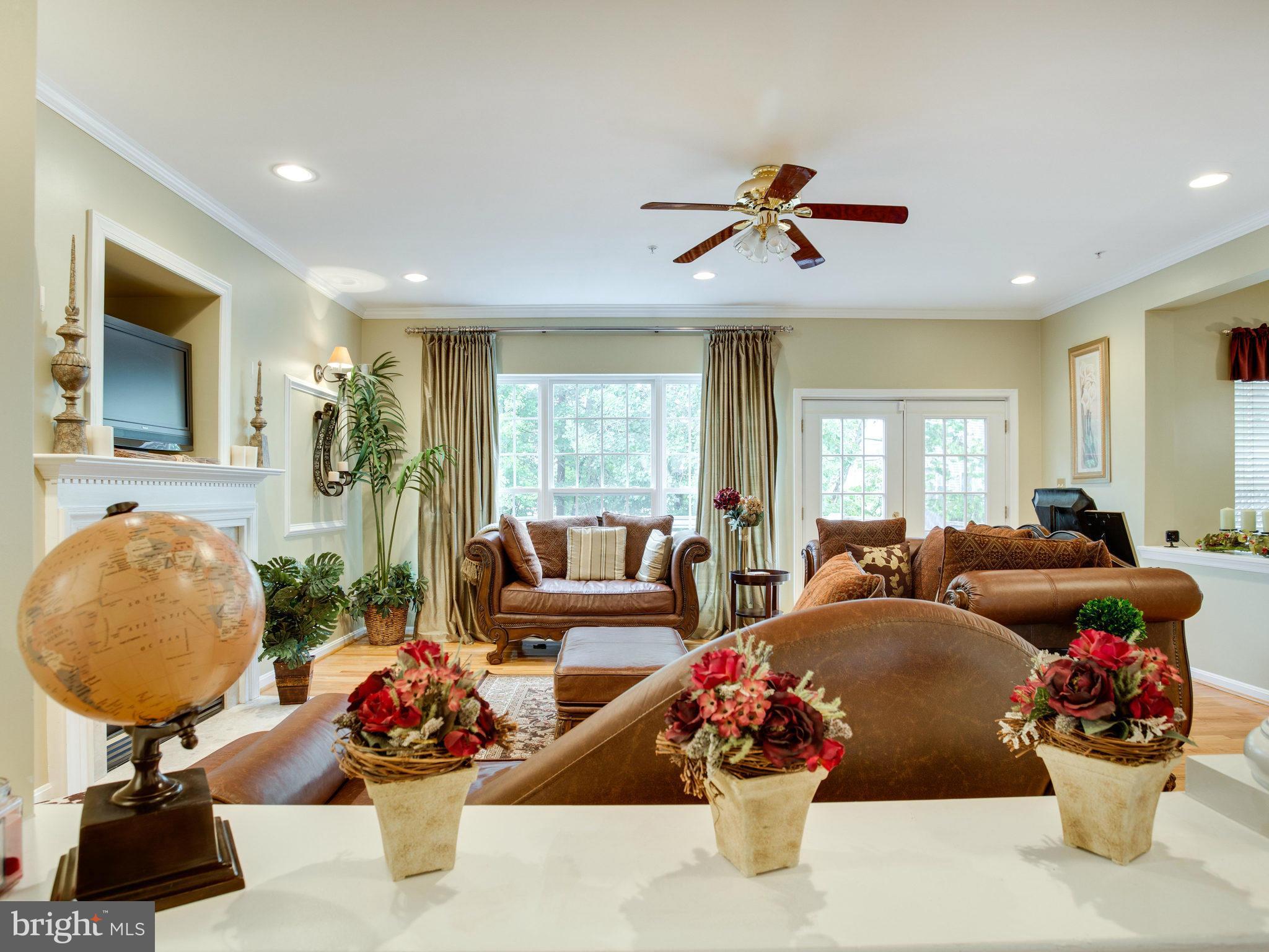 8104 Foxhall Road Clinton, MD 20735 - Photo 3 of 26 Family Room