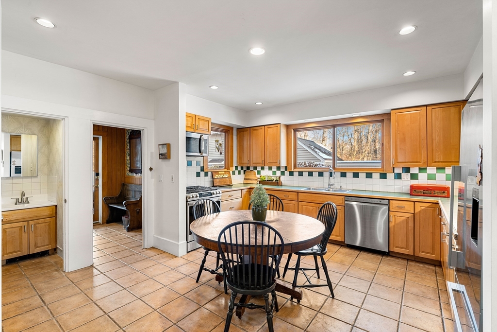 38 Main Street Newbury, MA 01922 - Photo 16 of 41