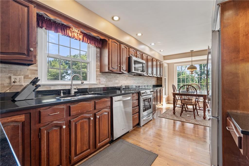 212 Sweet Gum Road Pittsburgh, PA 15238 - Photo 8 of 30 Gallery Image 8