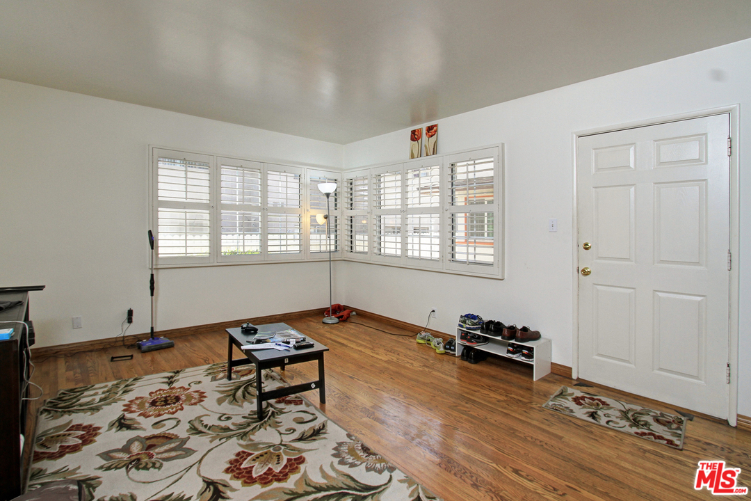 11728 Bellagio Road Los Angeles, CA 90049 - Photo 14 of 25 Gallery Image 14