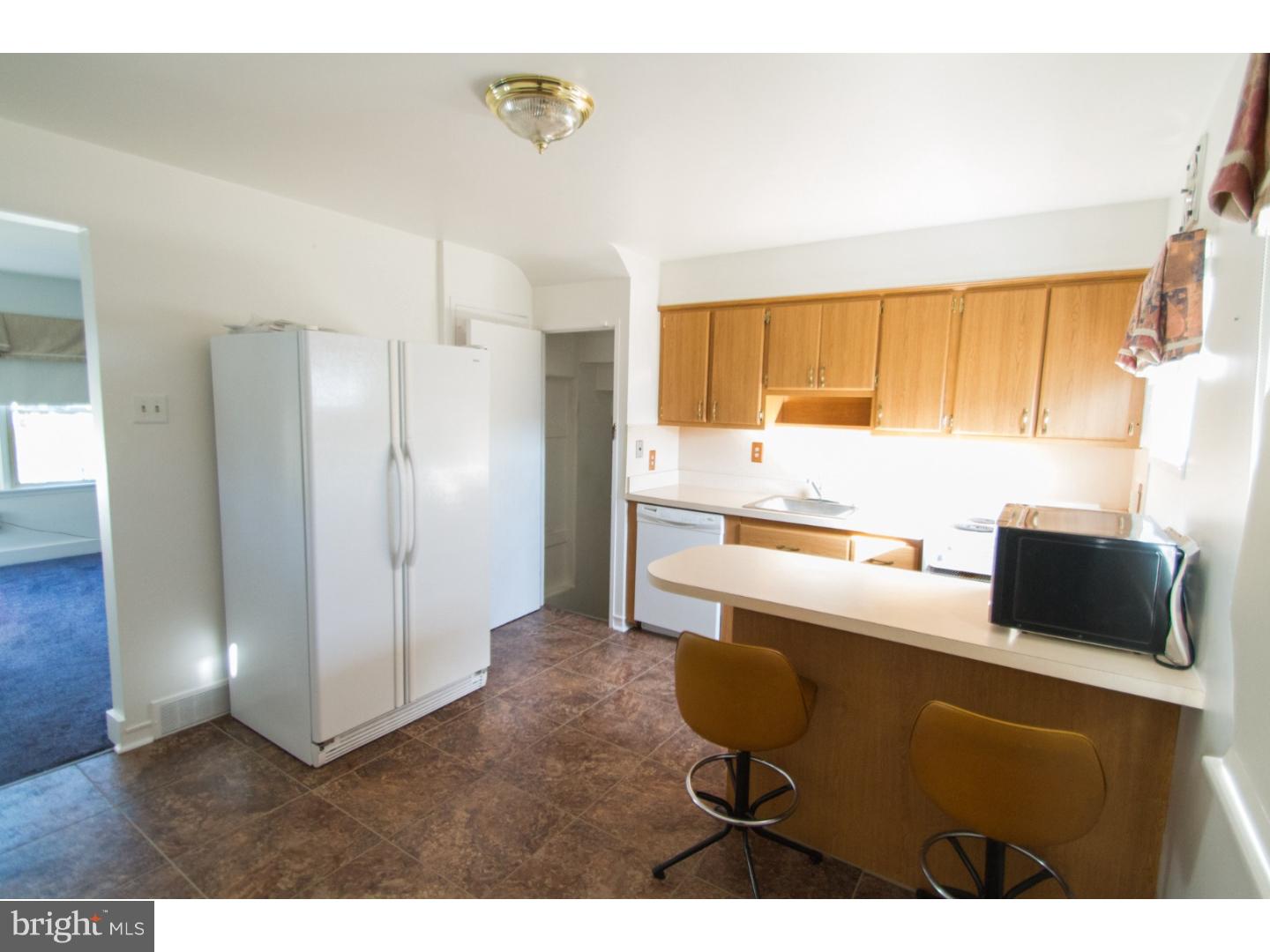 526 Harding Avenue Shillington, PA 19607 - Photo 5 of 25