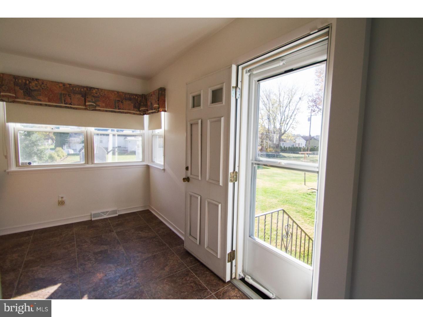 526 Harding Avenue Shillington, PA 19607 - Photo 8 of 25