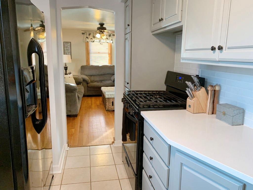1507 Hollyrood Road Pittsburgh, PA 15227 - Photo 5 of 25 Gallery Image 5