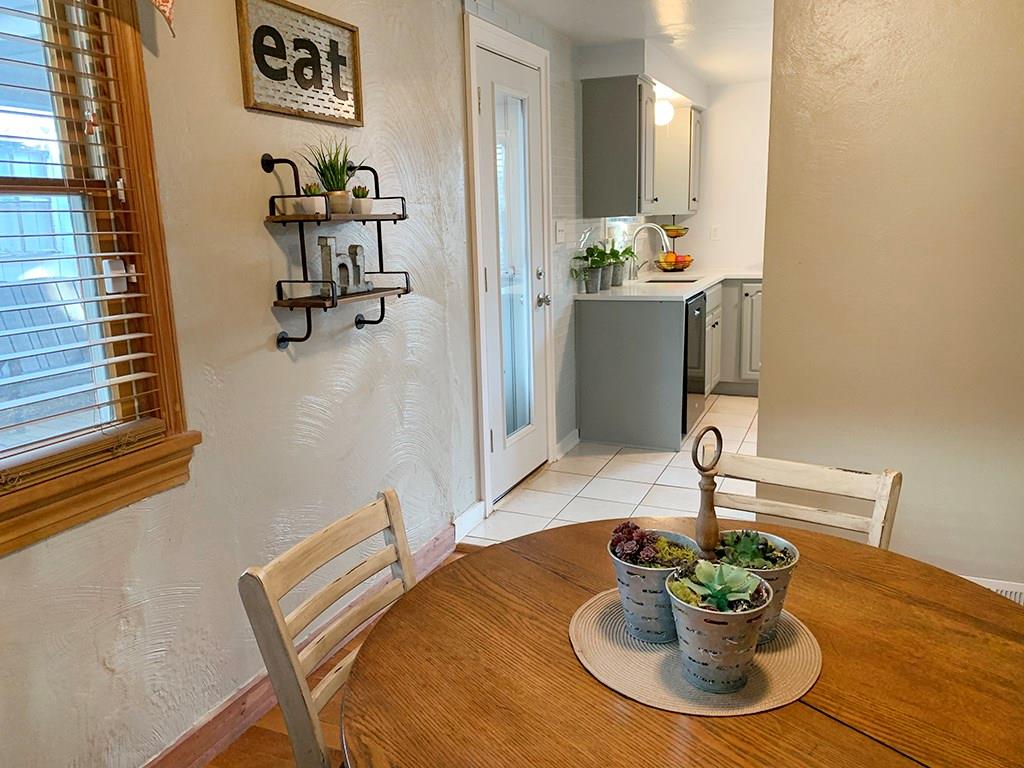 1507 Hollyrood Road Pittsburgh, PA 15227 - Photo 9 of 25 Gallery Image 9