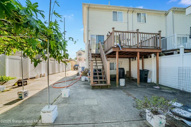 $710,000 | 23 Deirdre Court | Concord