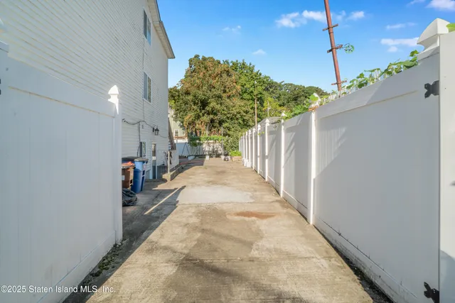 $710,000 | 23 Deirdre Court | Concord