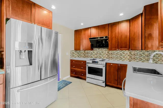 $710,000 | 23 Deirdre Court | Concord