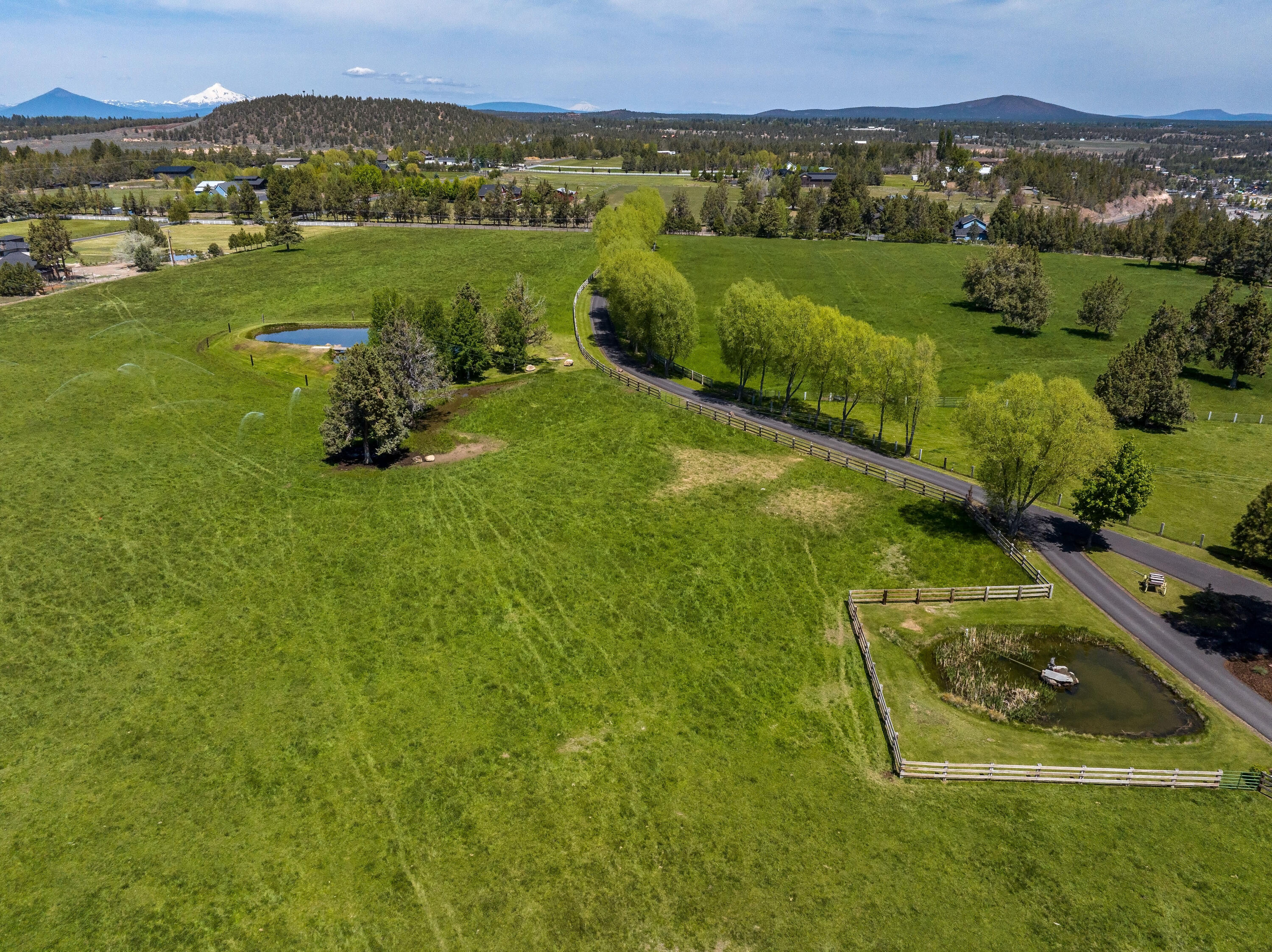 64440 Bailey Road Bend, OR 97703 - Photo 6 of 106 late Spring
