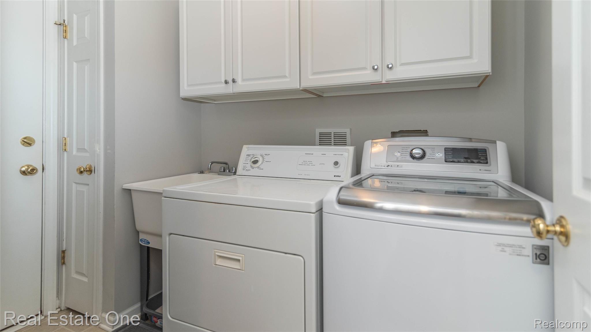 41859 Mitchell Road, Unit 16 Novi, MI 48377 - Photo 16 of 35 00__23.jpg