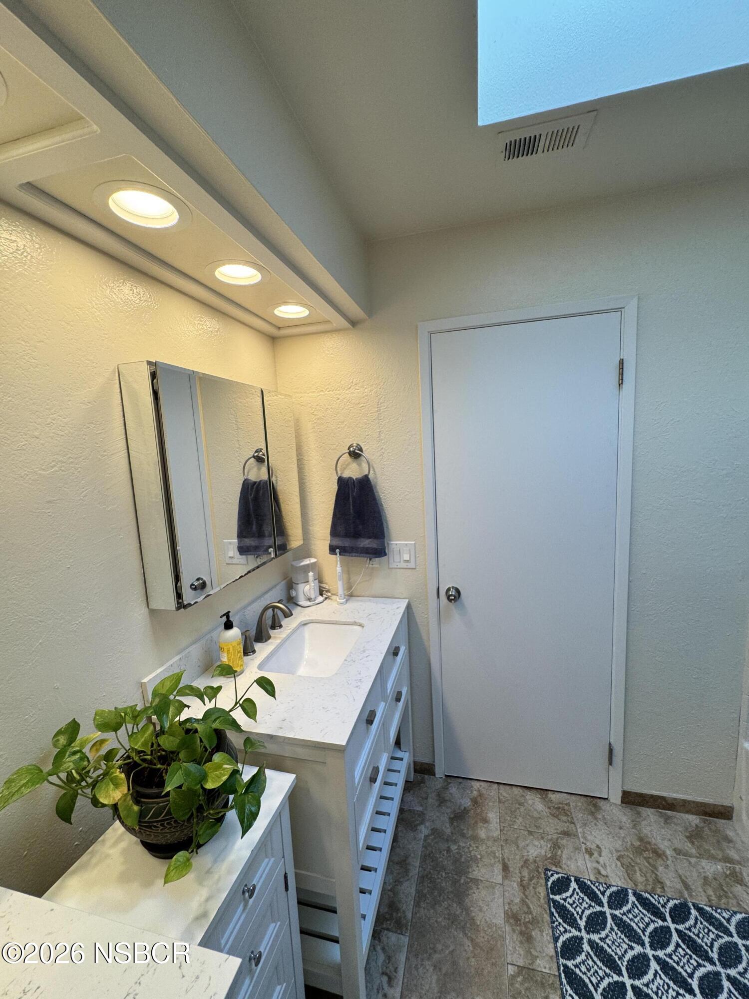 4191 Morning Ridge Road Santa Maria, CA 93455 - Photo 22 of 31 Master Bathroom