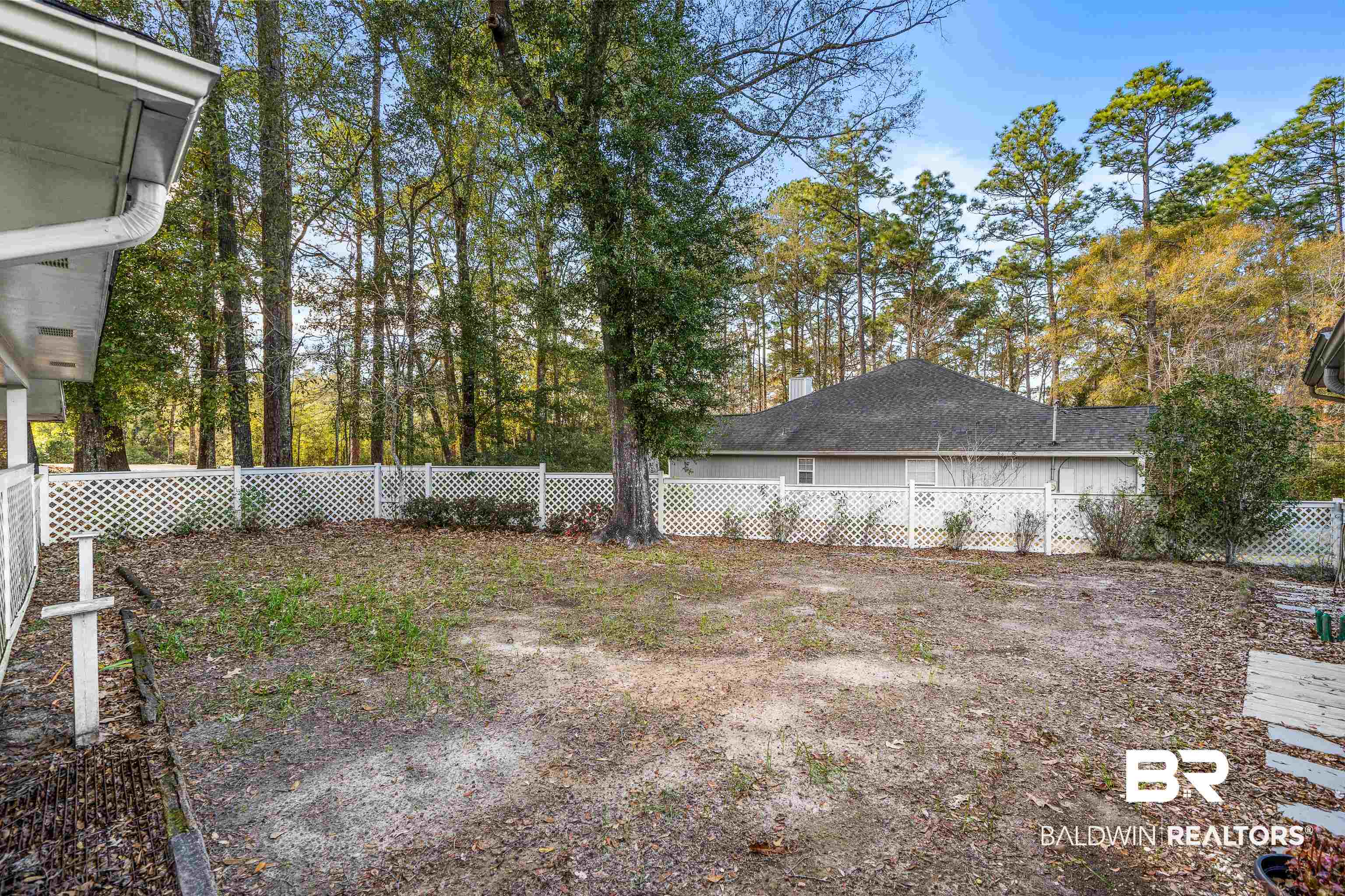 511 Ridgewood Drive Daphne, AL 36526 - Photo 37 of 59 View of yard