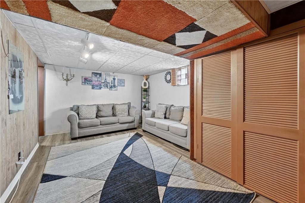 5164 Curry Road Pittsburgh, PA 15236 - Photo 25 of 37