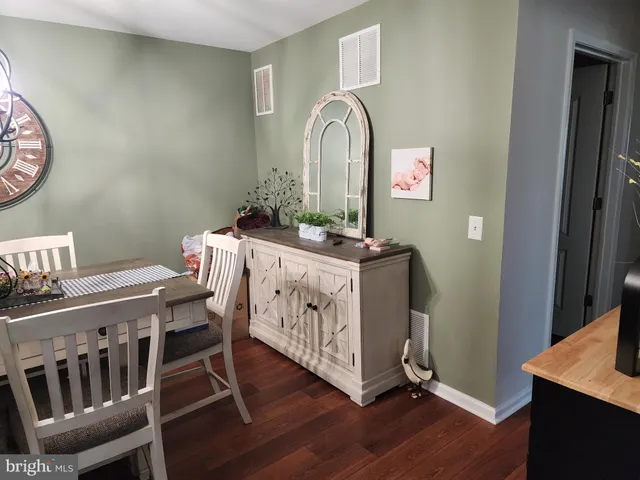 $340,000 | 132 Mowat Circle, Hamilton, NJ 08690