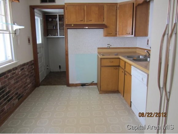 2339 South 1st Street Springfield, IL 62704 - Photo 5 of 8 Gallery Image 5