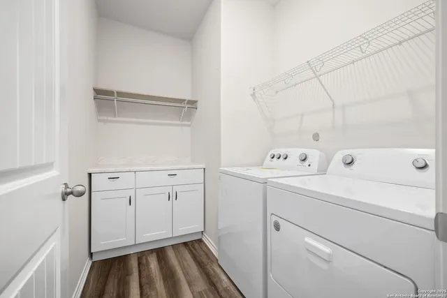a view of utility room with washer and dryer