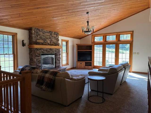 $750,000 | 1449 3 1/2 Avenue, Dallas, WI 54733