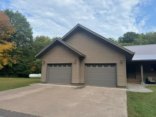 $750,000 | 1449 3 1/2 Avenue, Dallas, WI 54733