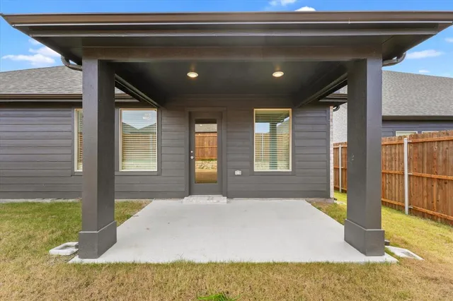 $2,500 | 522 River Rdg Drive, McKinney, TX 75071