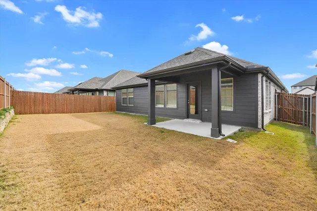 $2,500 | 522 River Rdg Drive, McKinney, TX 75071