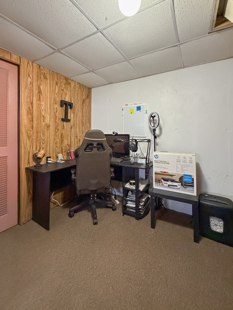 1506 South Walnut Avenue Freeport, IL 61032 - Photo 20 of 24 a bedroom with furniture and a large window