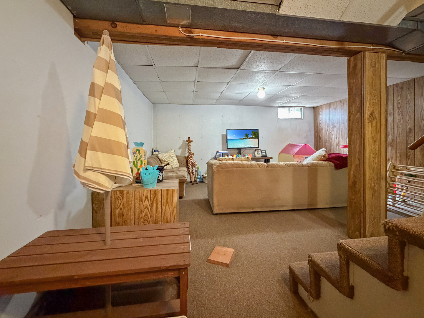 1506 South Walnut Avenue Freeport, IL 61032 - Photo 22 of 24 a living room with furniture and a window