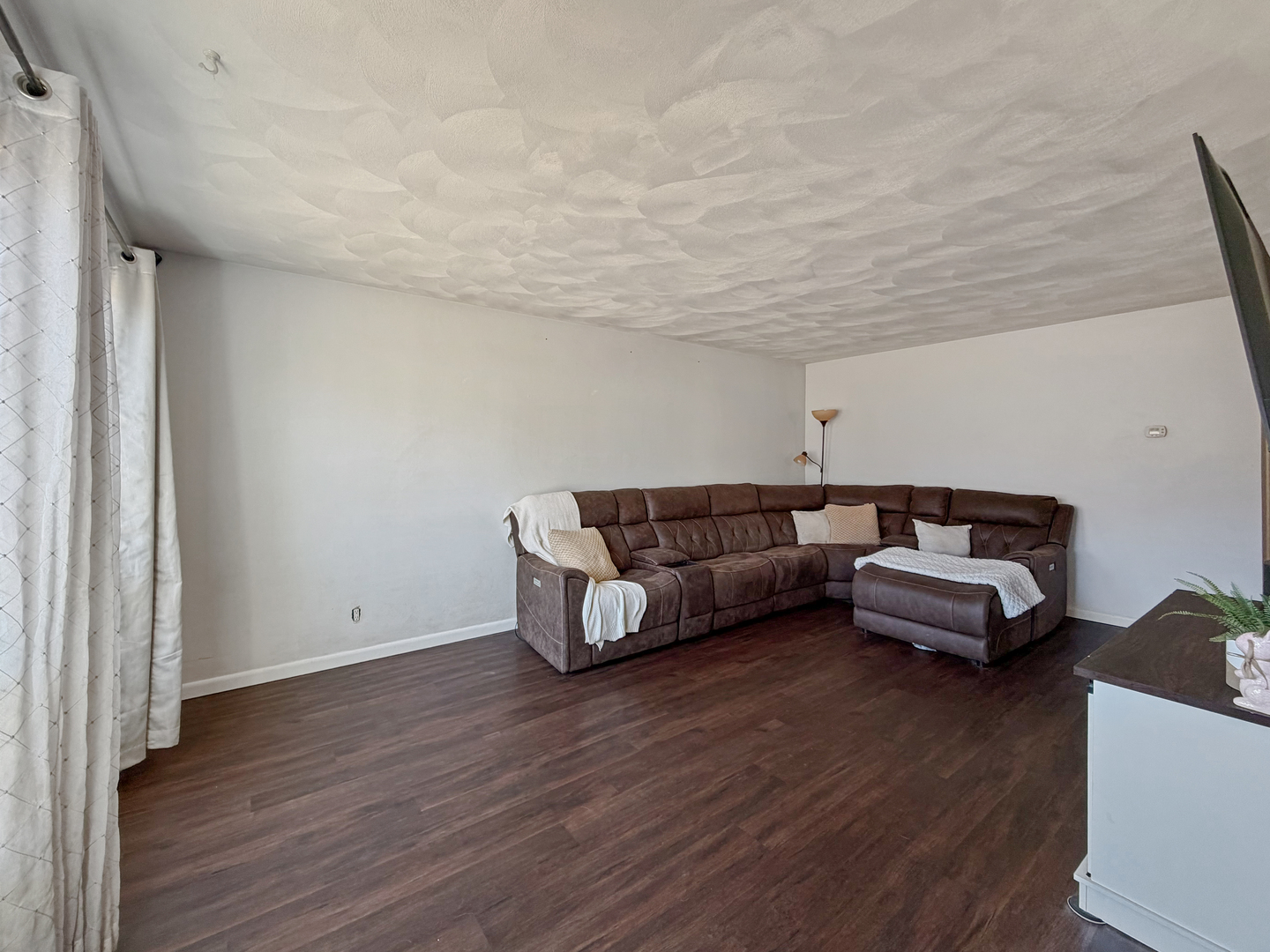 1506 South Walnut Avenue Freeport, IL 61032 - Photo 3 of 24 a living room with furniture and a wooden floor