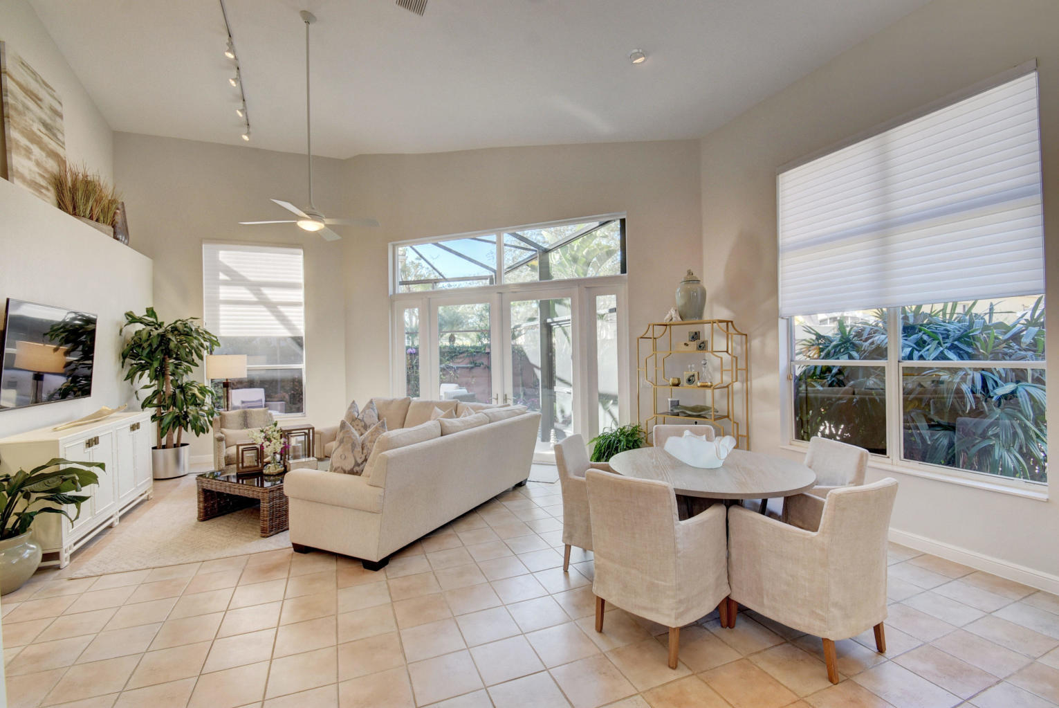 6549 Northwest 42nd Way Boca Raton, FL 33496 - Photo 4 of 7 Living Area